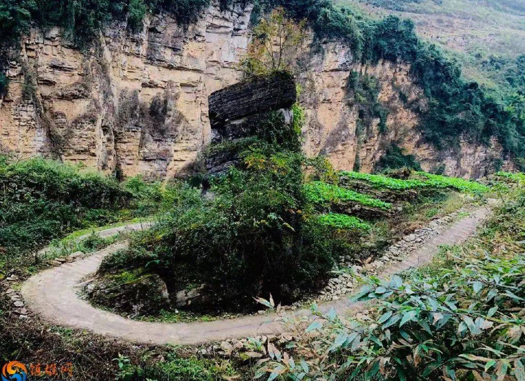 镇雄精品旅游:罗坎军备风雨桥