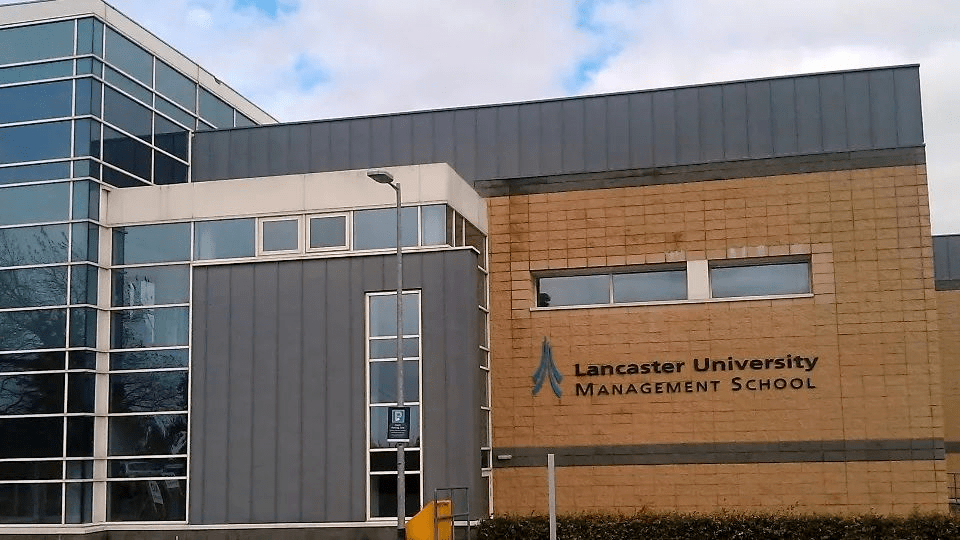 英国商学院本科排名_最新!2021英国Top10商学院成绩和语言录取要求(2)