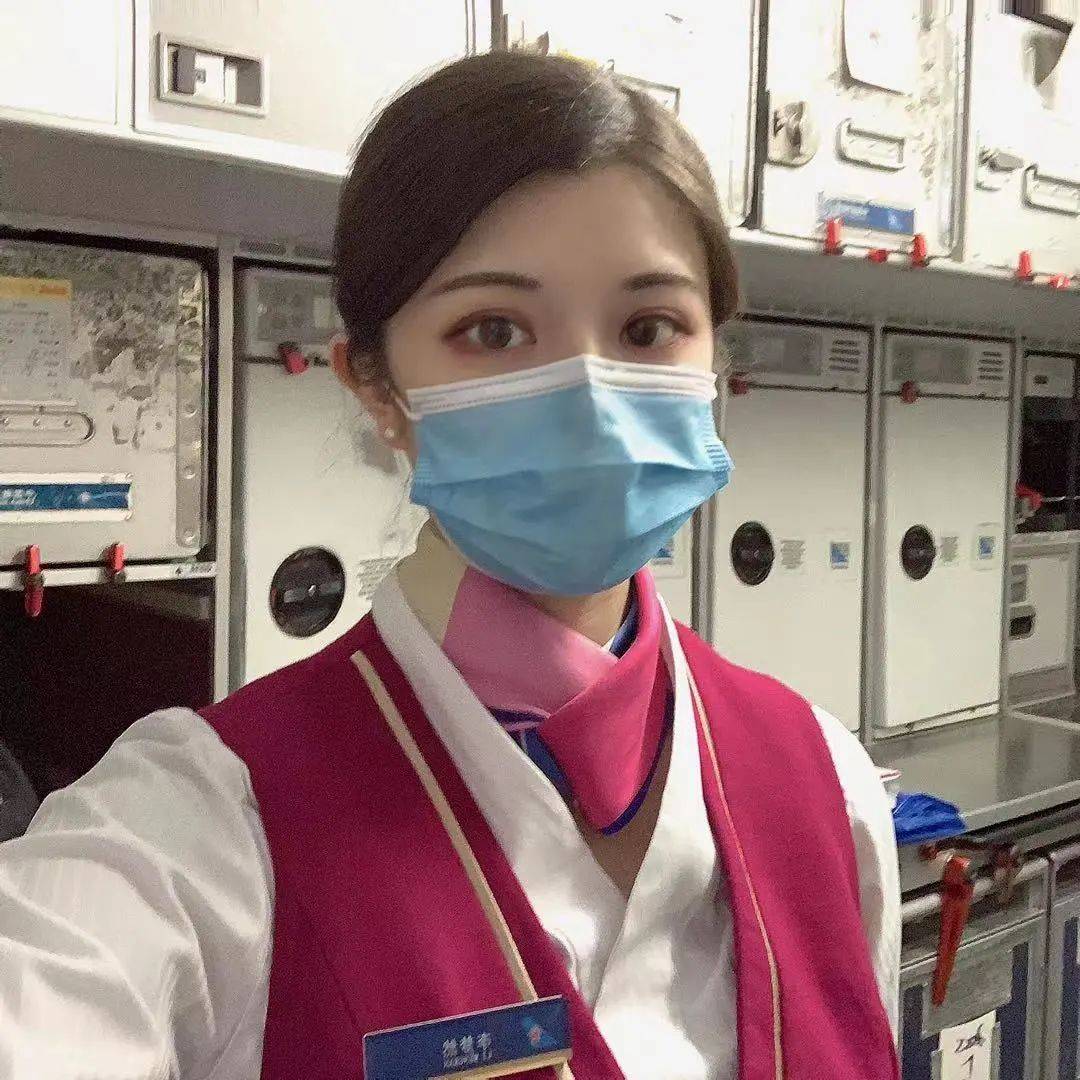 在西航 | 南方航空空姐李梦然:事业和爱情双丰收,飞行