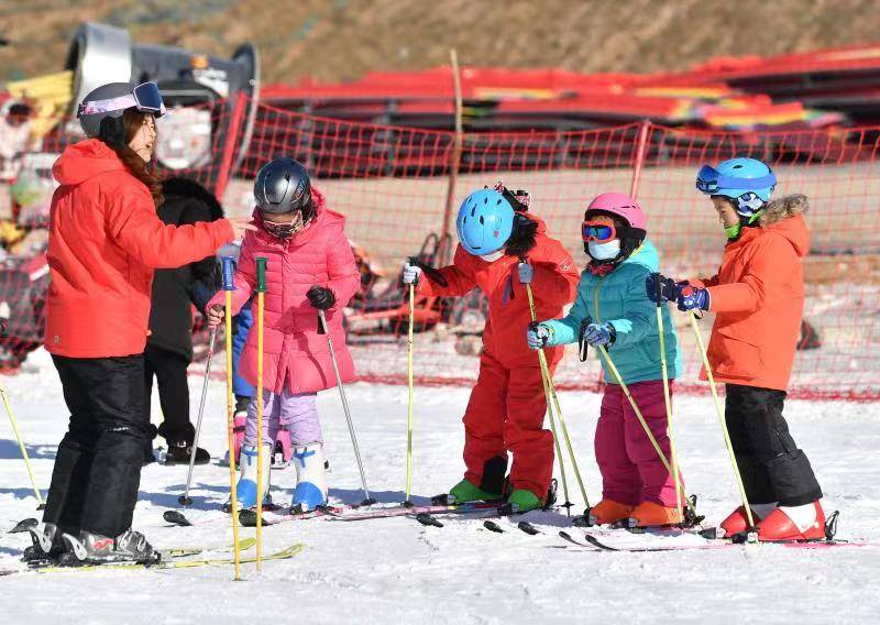 冰雪+ | 八达岭滑雪场开板 推“免费教、免费滑”活动