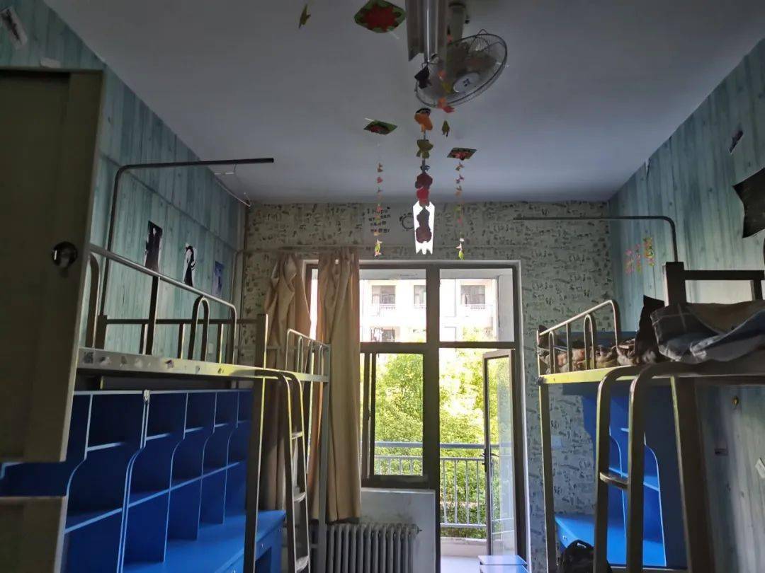 分寝室怎么和新室友相处 5e44f724155647faa23fc9b76c728407.jpeg