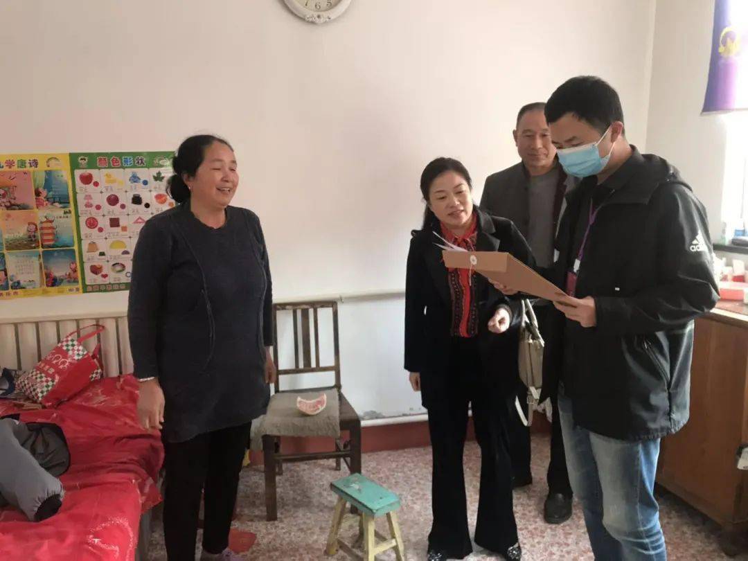 第七次人口普查普查员的标准工资_第七次人口普查图片(3)