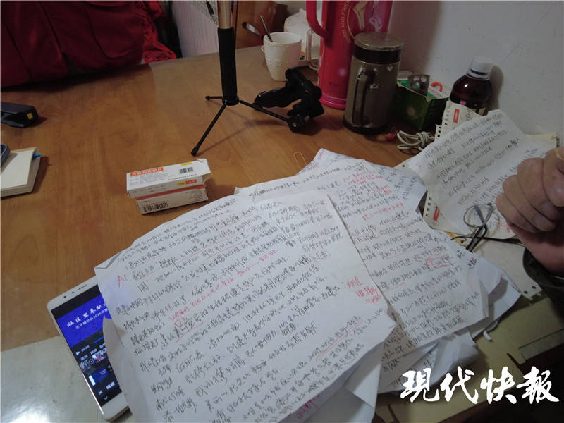 71岁老人自拍自剪近50部视频短片，“为社工鼓劲