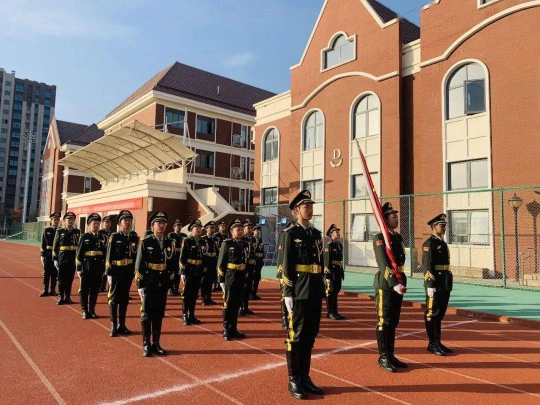 牢记红色历史勇当先锋少年宿迁市苏州外国语学校第十五周升旗仪式暨