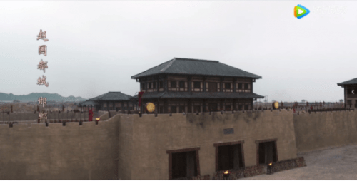 就位于乌尔禾区白杨河大峡谷库克赛路路段北侧,新建的大秦帝国影视城