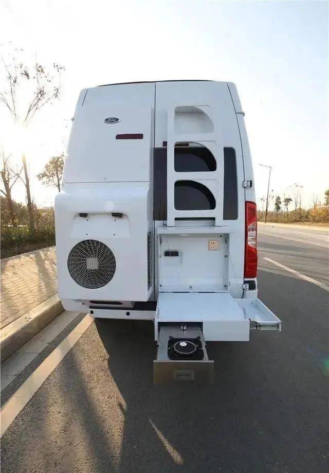 福特全顺房车20-30万 acf1dd3d45e843bbb207df119456a1ec.jpeg