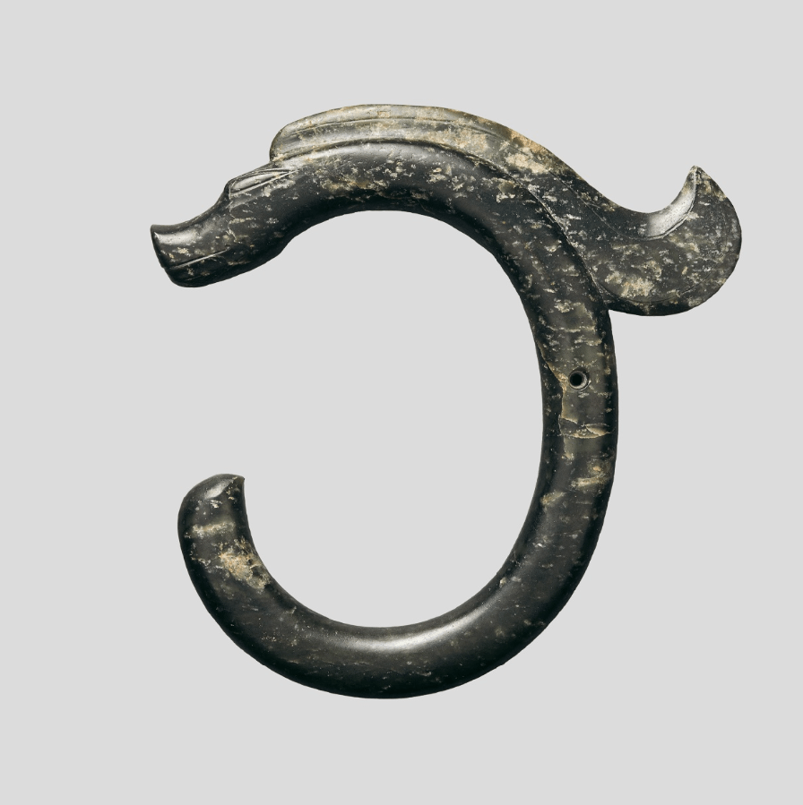 紅山文化　玉器 36×33×11mm 中国　玉製の器物　古代中国　新石器時代 紅山文化 玉器 36×33×11mm 中国 玉製の器物 古代中国 新石器時代