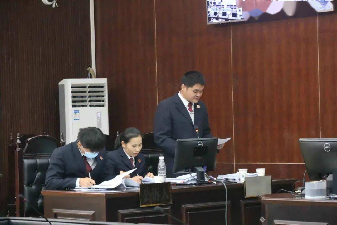 涉嫌强迫交易,非法拘禁……贺州这个恶势力犯罪集团公开受审_莫剑