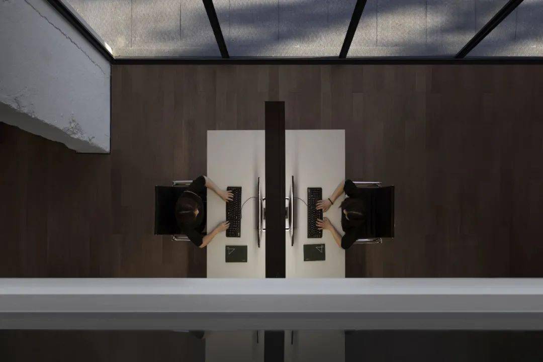 黑白工业感,舒适与美的平衡 | IF DESIGN_空间