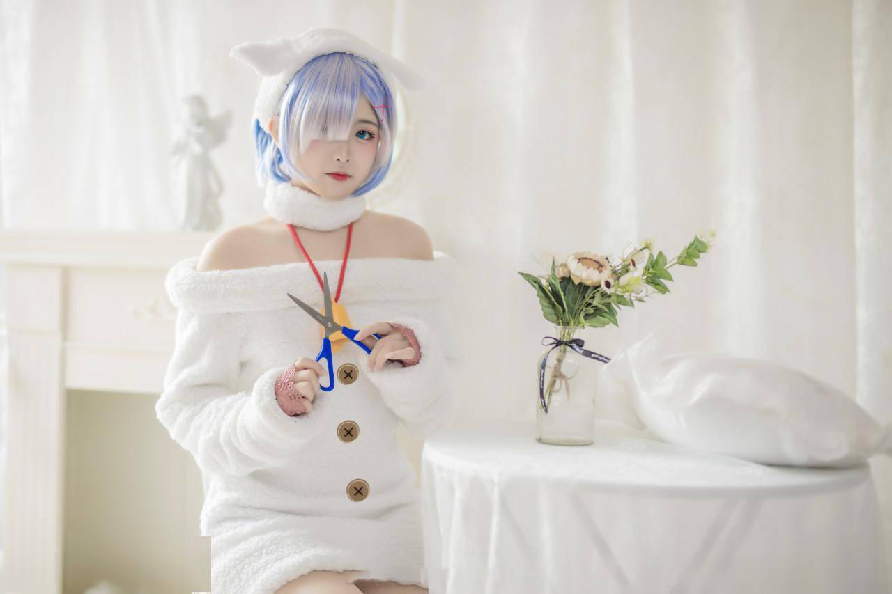 蕾姆小绵羊cosplay