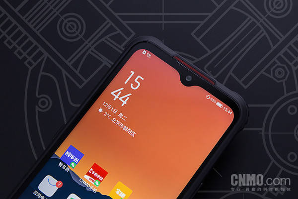 “坚若磐石”AGM X5评测：第一款5G户外手机表现如