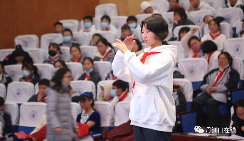 "唱红歌 诵经典"——丹江口市思源实验学校纪念"12.9"