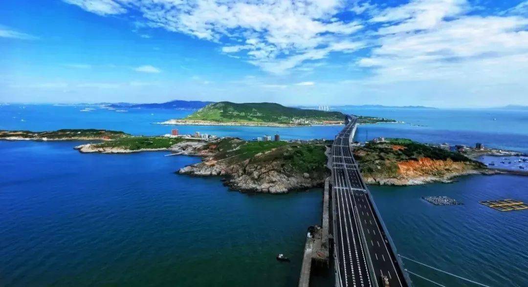 世界上著名三大工程 6dd3de1acfe74fbfade0a6de158c275a.jpeg