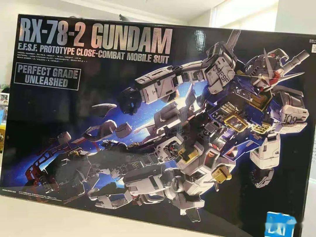 【万代12月19日发售 pg unleashed rx-78-2高达 封绘公开】