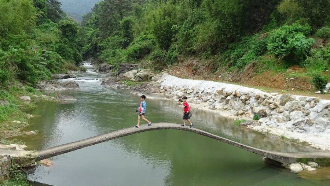 紫金县南岭镇河道一角