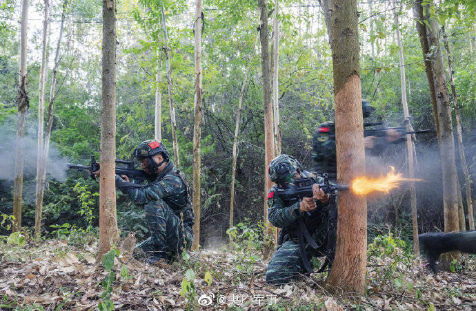 利刃出击！武警特战队员极限训练热血来袭