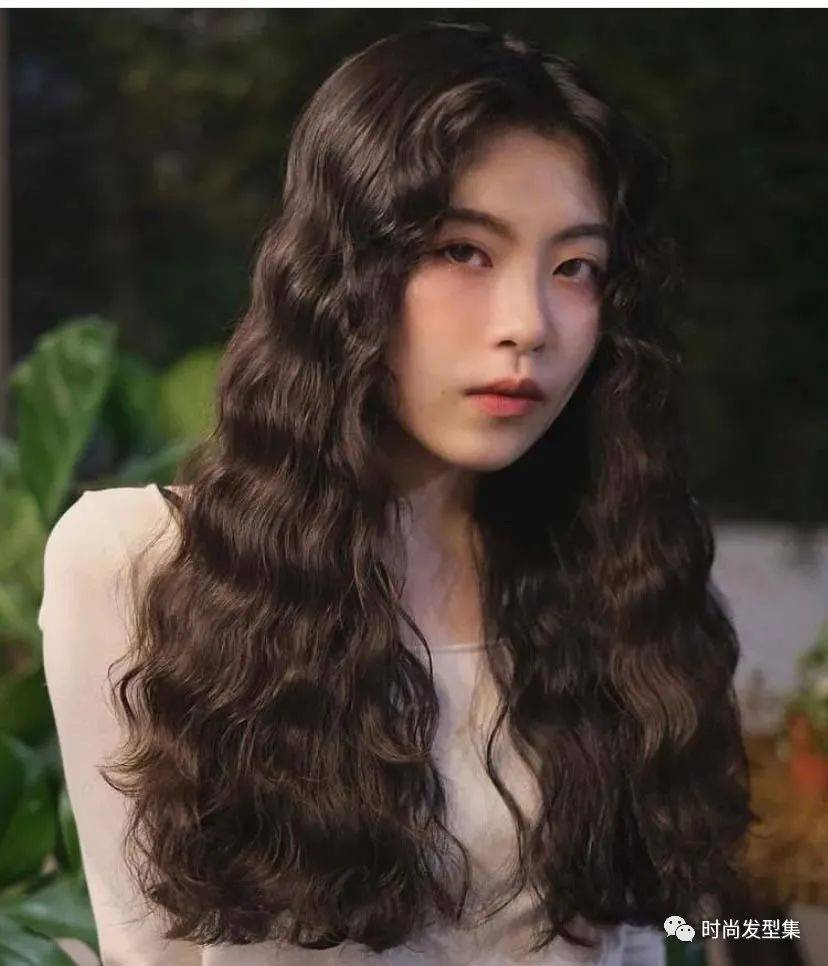 怎么让自己的头发看起来有蓬松感 e43088f67b1d4592a69091bb1ef41543.jpeg