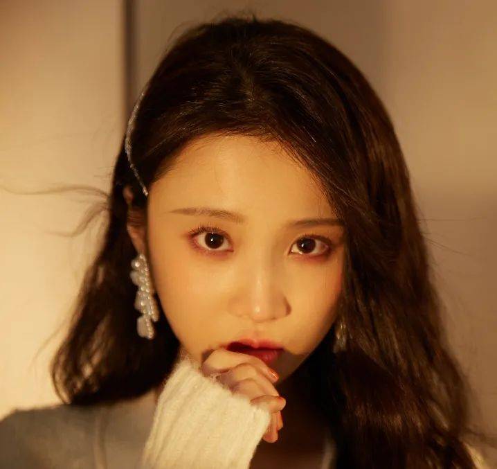 同款发箍精致款 22414732fddf4b79be6a5078caff100a.jpeg