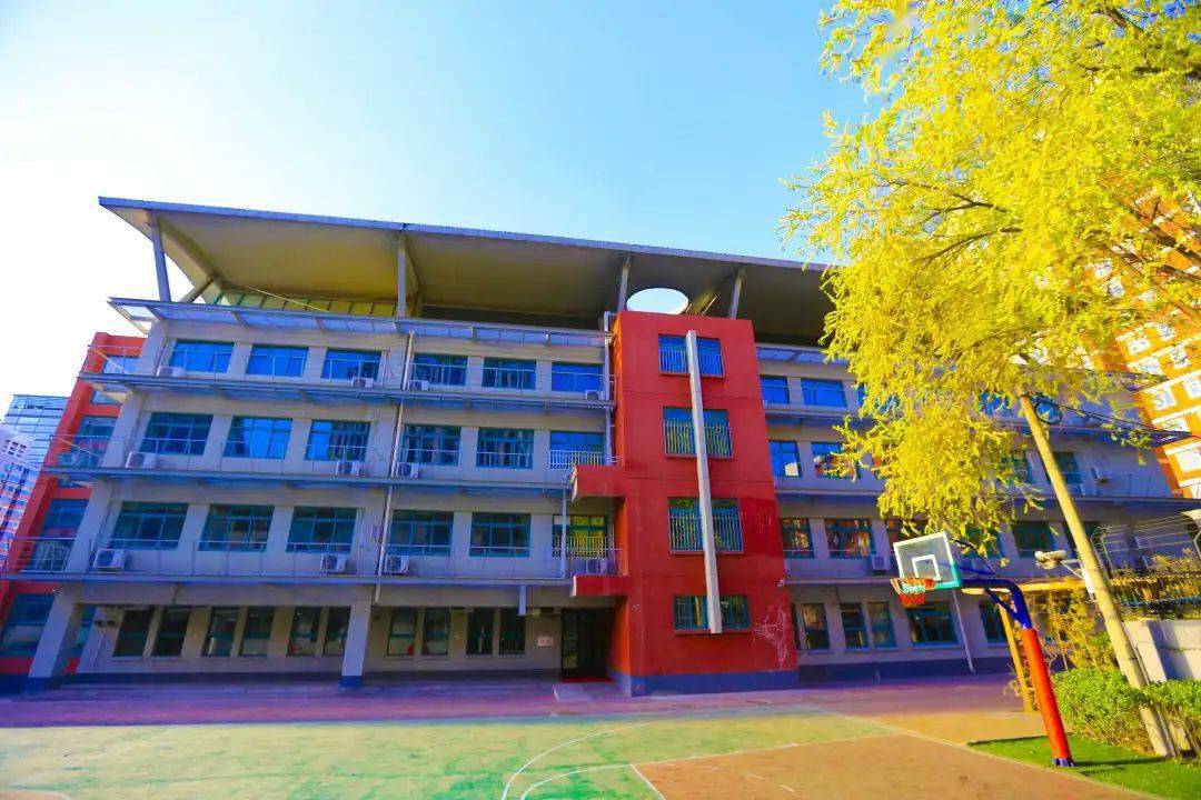 中关村校区北京市海淀区中关村第二小学于1971年建校,目前拥有中关村