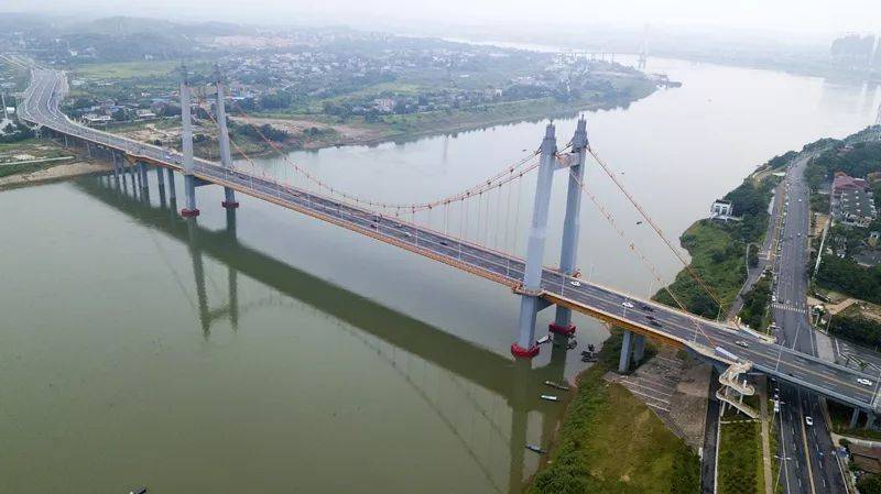 枫溪大桥 这五年来,株洲城区第六座跨江大桥——枫溪大桥通车,打通