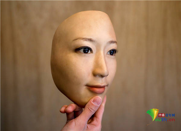 男子|形神逼真！日本男子用3D打印人脸面具