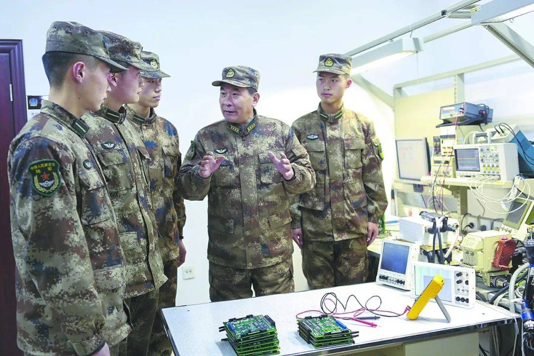 陆军标兵名单揭晓：“2分钟救下4人”英雄王亮等
