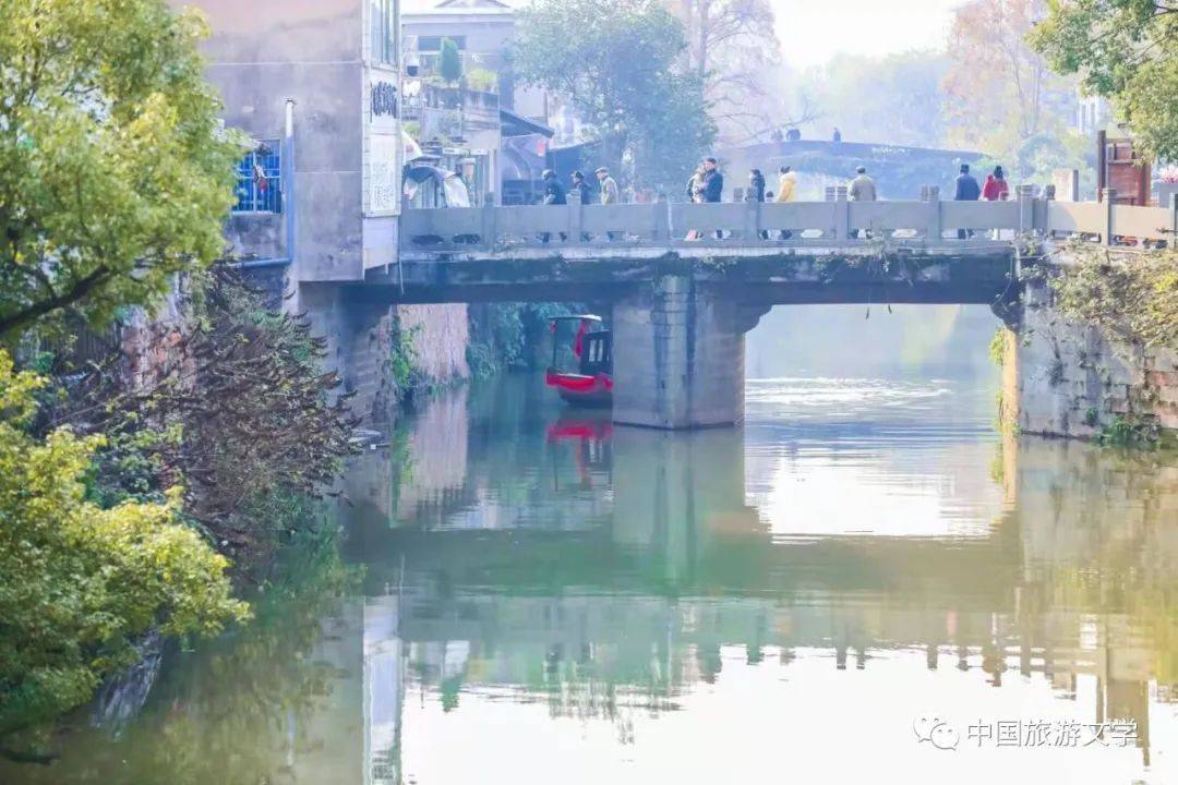 我们无心细览横跨游埠溪上,始建于清年间的太平,永安,永济,永福,潦溪"