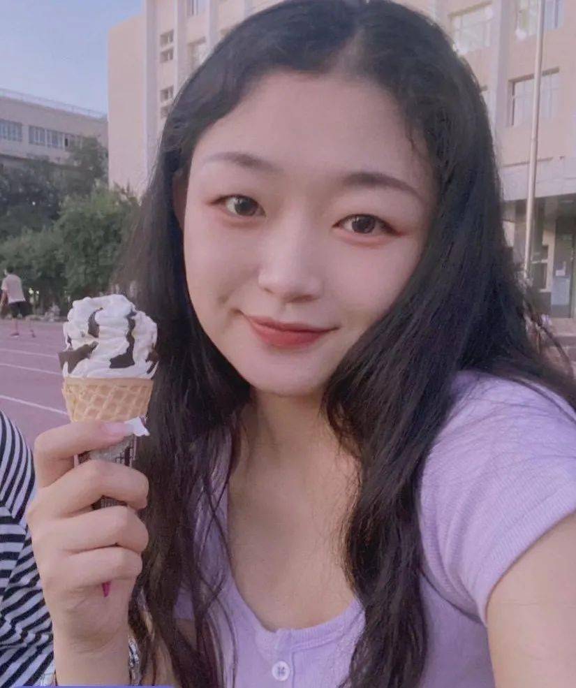 最美学生简介 f5383403617e4b73ad36ff59a7c6dd17.jpeg