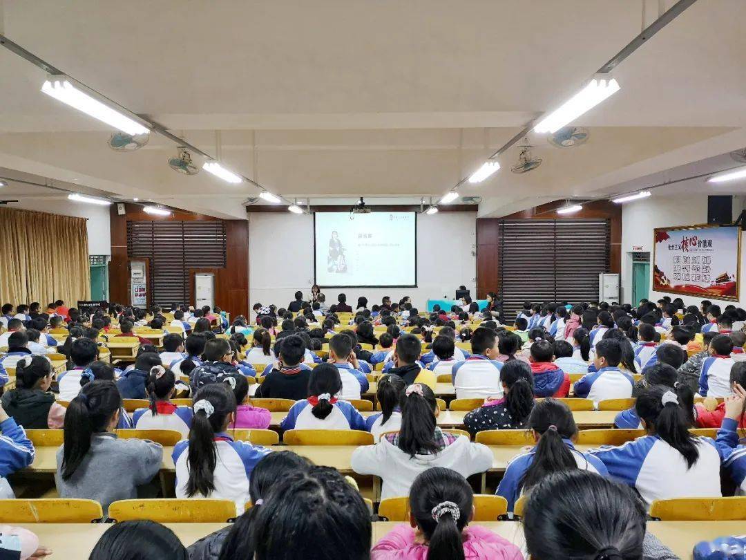 蓝猫儿第36场演讲分享梅江区北大新世纪实验学校感恩励志教育讲座