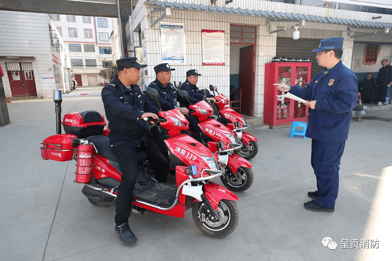 斗南街道组建花卉小镇消防巡查"轻骑兵"