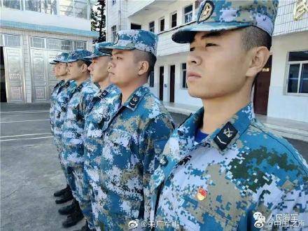 赞！7名海军战士献血救16岁少年