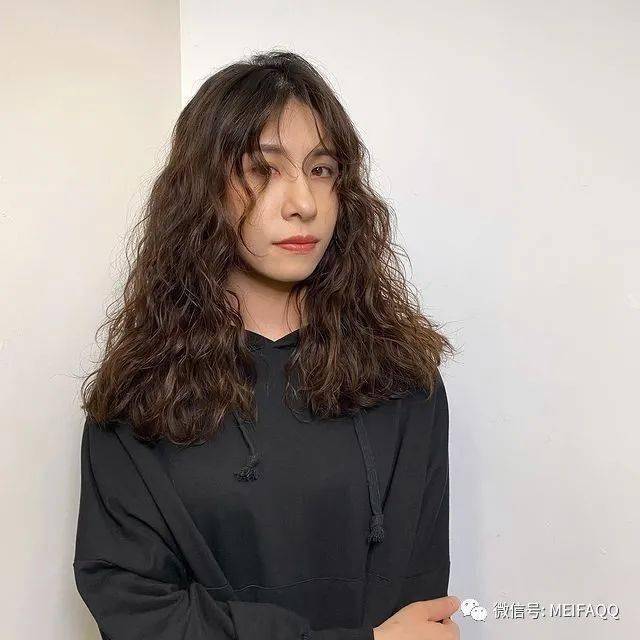 2021年中老年流行发型,中老年最新发型女 慵懒风流行发型,2021年最流行
