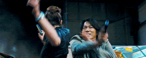 服兵役,怀孕拍打戏!《神奇女侠1984》扑街,但她就是女侠本侠