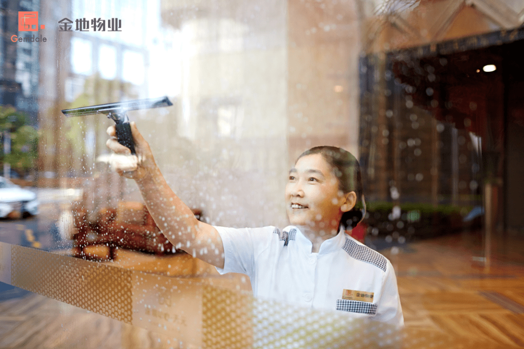 中国10强 金地物业入驻凤凰里,26℃管家服务,定制专属都会生活-搜狐大视野-搜狐新闻