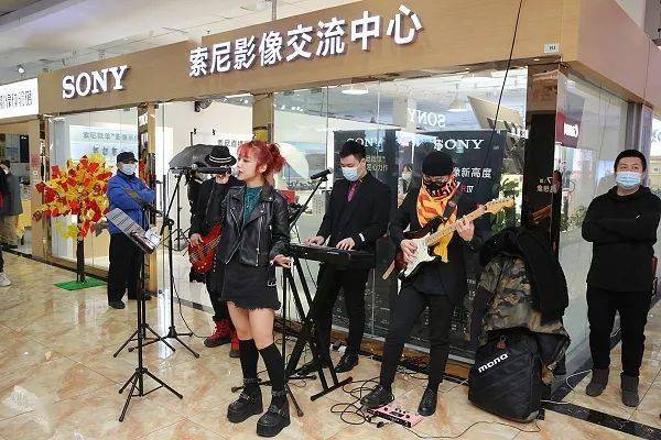 金沙官网js80806_
第二届五棵松摄影嘉年华第四部曲圆满竣事(图1)