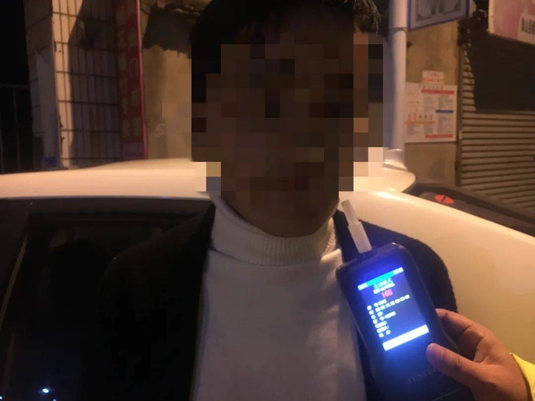 海曙区中山西路机场路口04驾驶人:杨某车牌号码:浙g5q3u2酒精含量:144