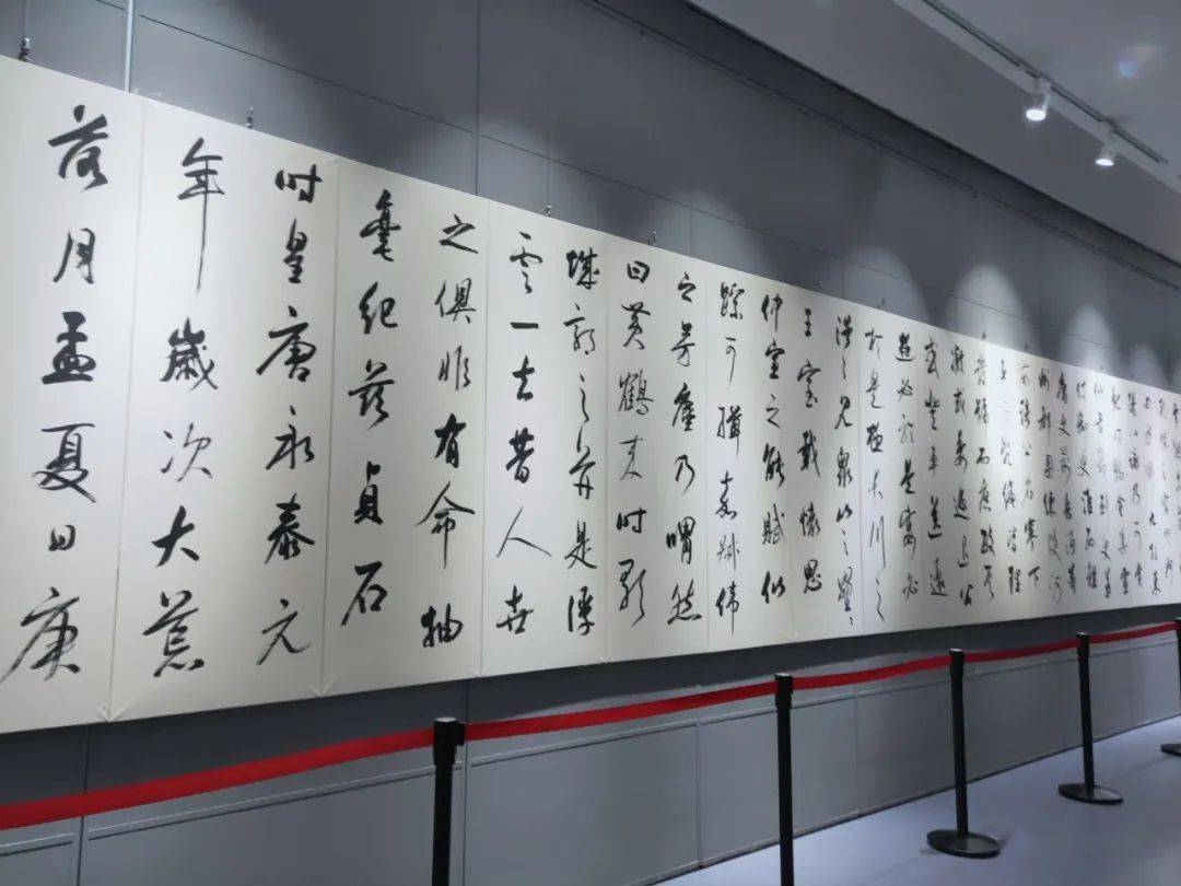 "倾城之爱"樊利杰书法展开幕,文末送作品集台历!