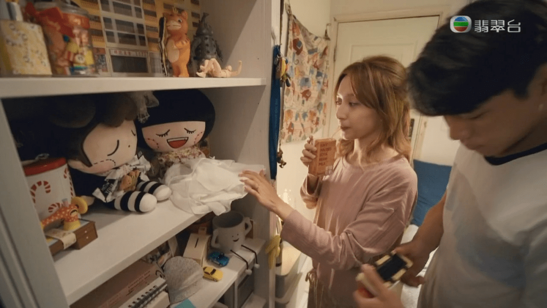 港版蜗居:40㎡挤下一家五口,新婚夫妻只能住11