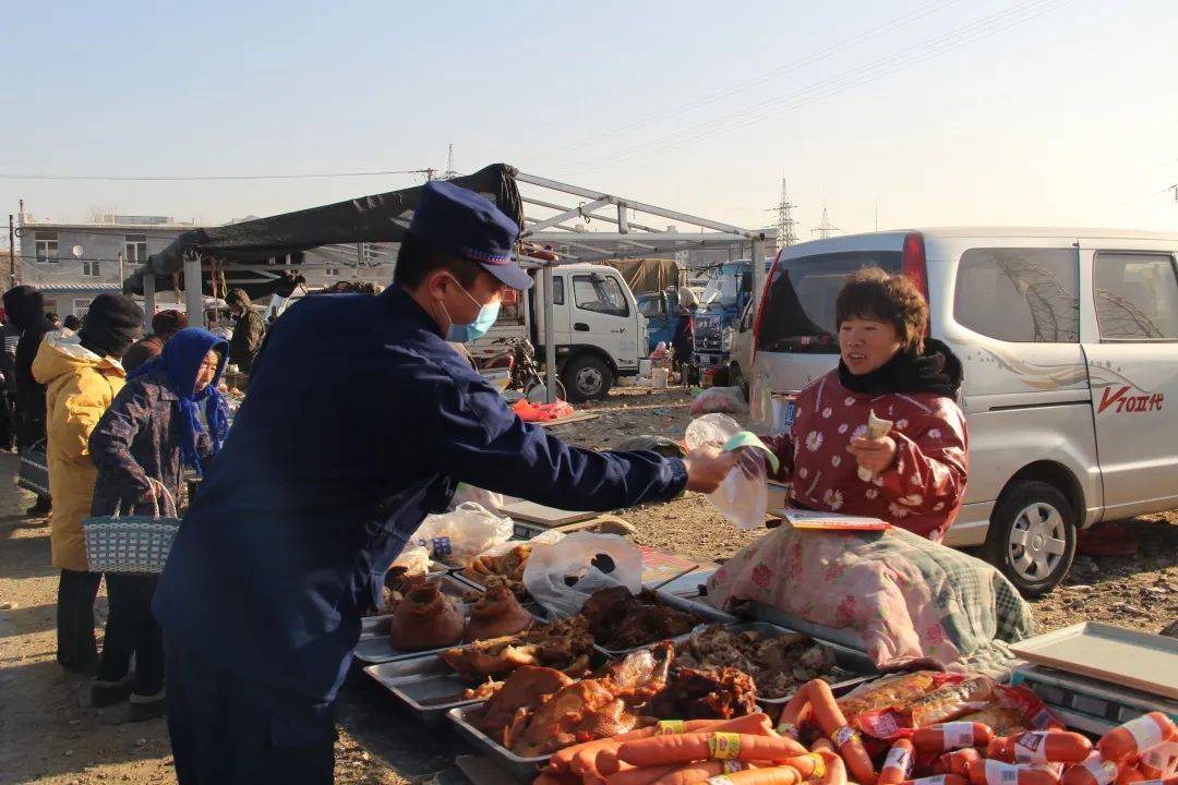 建昌消防救援大队依托消防宣传车走进农村大集开展消防宣传运动“华体会登录入口”(图5)
建昌消防救援大队依托消防宣传车走进农村大集开展消防宣传运动“华体会登录入口”(图5)