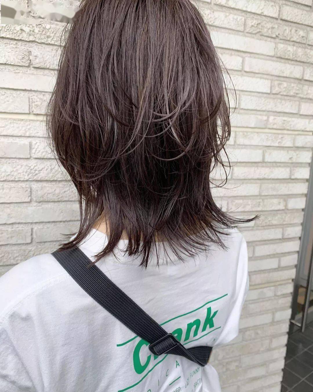"高层次的齐肩发"正流行