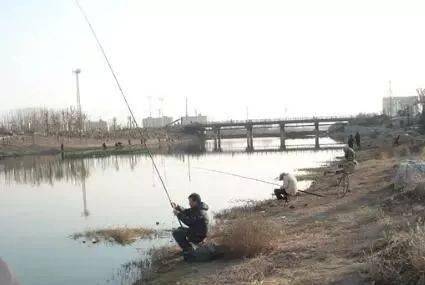 怎样找鱼窝鱼道 ac2b6c6e6a8e439f9cefd9252af830c8.jpeg
