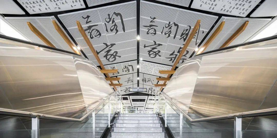 西安不倒翁拉动西安gdp_西安大唐不夜城不倒翁(2)