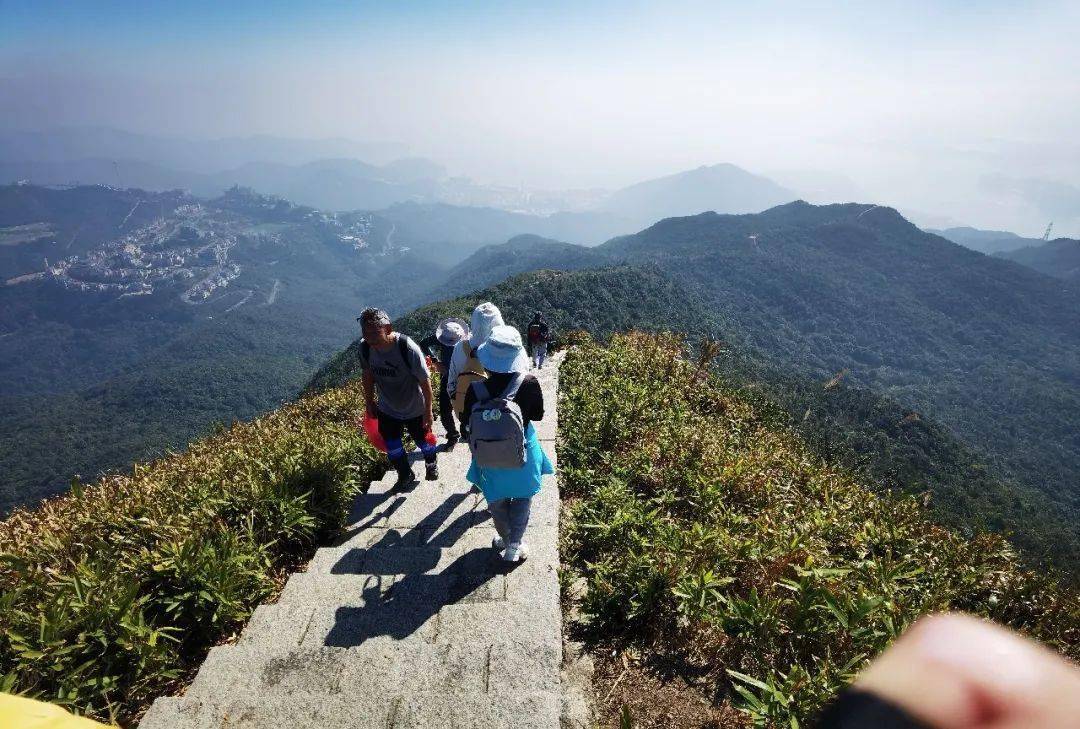 1日游梅沙尖深圳十峰健身登山打卡上360爱情天梯