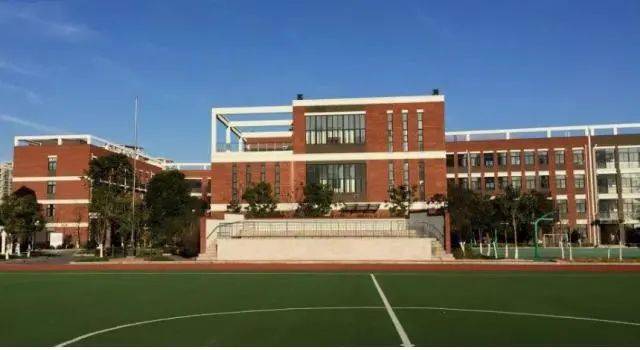 新建和改扩建中小学,幼儿园 20 所,建成兰州二中雁滩分校,北京八中