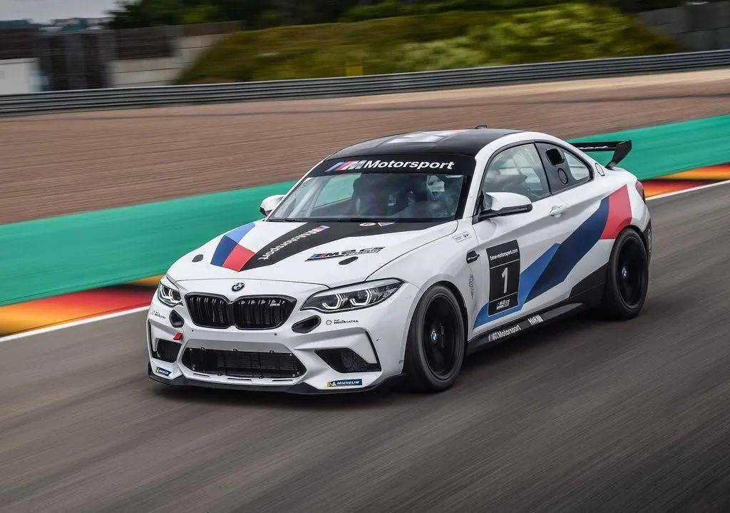 公路跑车的华丽蜕变 海外试驾bmw m2 cs racing