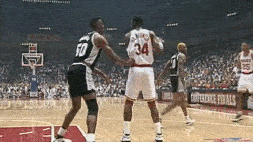 20张gif看奥拉朱旺是怎么打球的!梦幻舞步可不是白叫!