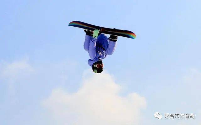 男子运动员苏翊鸣 2日在训练驻地长白山万达滑雪场 完成个人也是中国