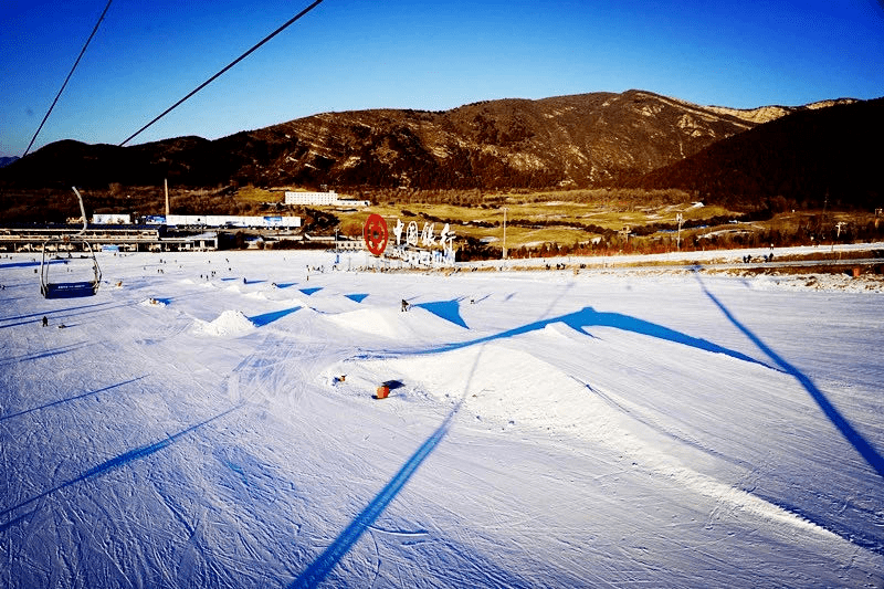 1日|渔阳滑雪北京最大的综合性雪场-场地30万平方米-雪道运力能够满足