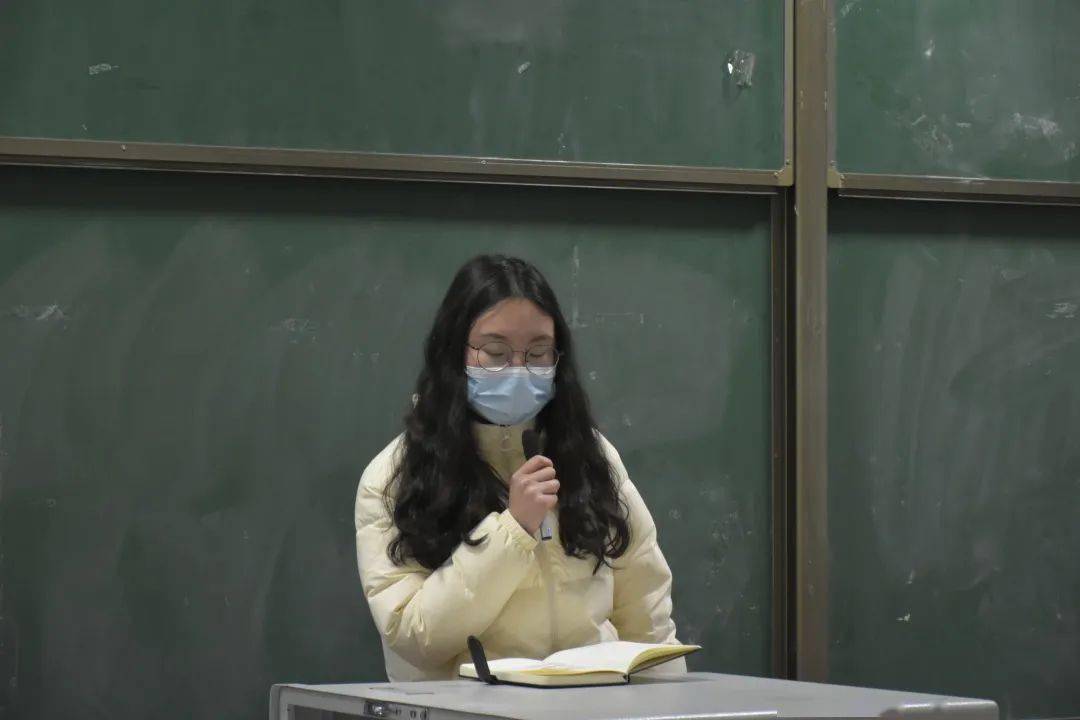 共青团成都东软学院委员会直属学生部门年终总结大会