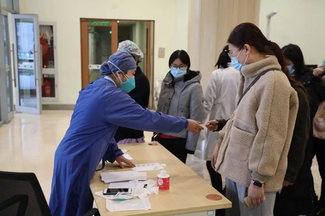 "应检尽检 放心就医",慈林医院全院职工定期开展核酸检测工作